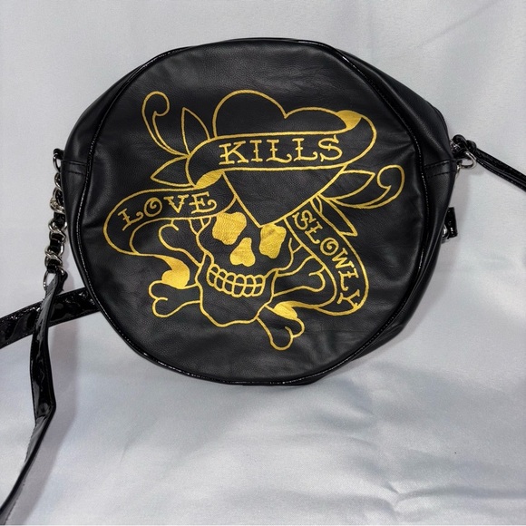 Ed Hardy Limited Edition Black Crossbody Bag “LOVE KILLS SLOWLY” - Picture 1 of 8